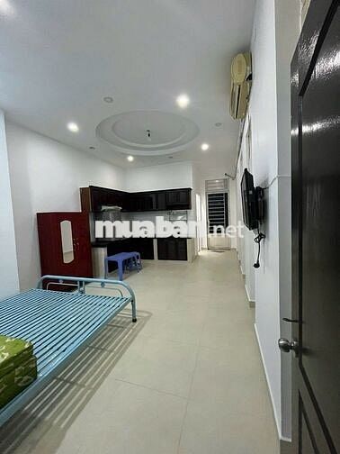 CHO THUÊ PHÒNG 50M2 (PHÒNG TẦNG TRỆT BAO GỒM SÂN SAU),P.22, BÌNH THẠNH