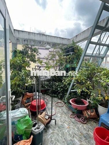NHÀ 4 TẦNG ĐẸP (3m x 11m) THÁI PHIÊN P2 Q11