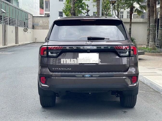 Ford Everest Titanium 4x2 AT 2024 - 5600 km