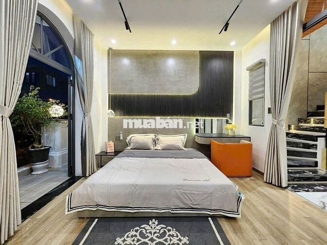 CHO THUÊ NHÀ 4 TẦNG CÓ HỒ BƠI THIẾT KẾ TÂN CỔ ĐIỂN