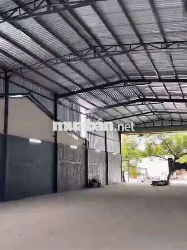 Kho đẹp diện tích 400m2 ở Nguyễn Bình cần cho thuê gấp đường cont