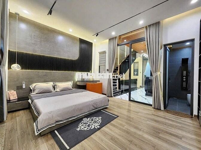 CHO THUÊ NHÀ 4 TẦNG CÓ HỒ BƠI THIẾT KẾ TÂN CỔ ĐIỂN