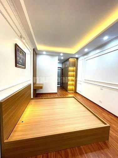 Cho thuê nhà ngõ 54 vũ trọng phụng 43m x6T thang máy