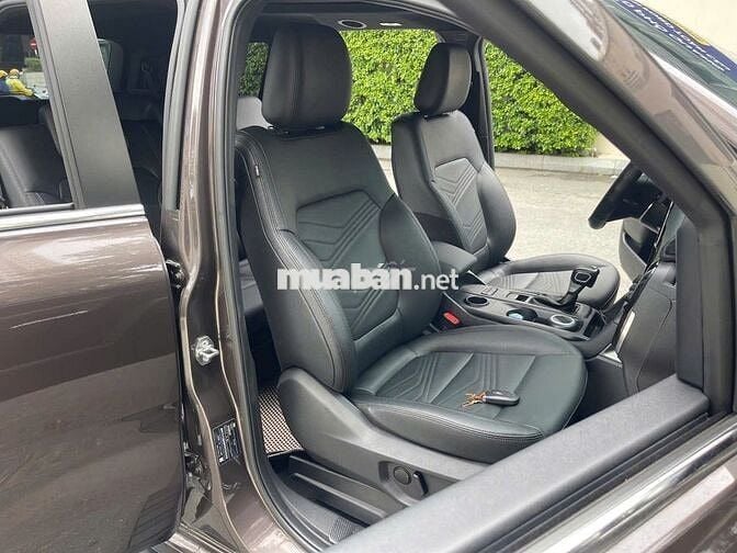 Ford Everest Titanium 4x2 AT 2024 - 5600 km