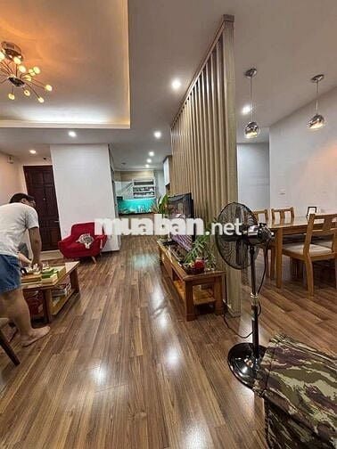 Hơn 8 tỷ - 💎 Chung cư Hòa Phát, phố Vọng, view Đại học Kinh tế, 91m²