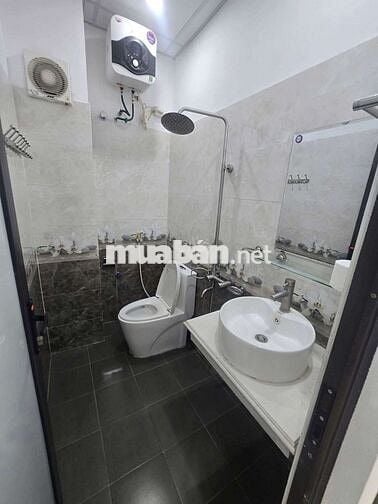 Cần bán nhà 4,6 Tỷ 35m2 5 tầng 10m ra ngõ oto