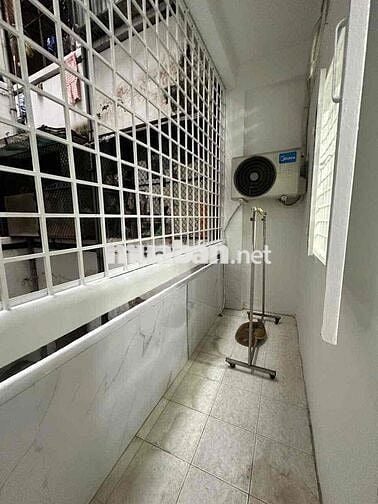 Cho thuê chung cư miếu nổi Đường Vũ Huy Tấn Quận BT