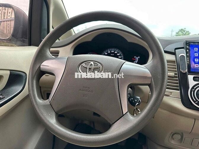 Toyota Innova 2016