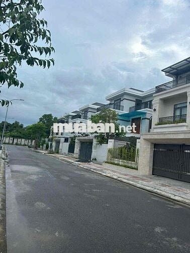 Nhà Khu Biệt thự Bửu Long 3 Biên Hòa 300m2