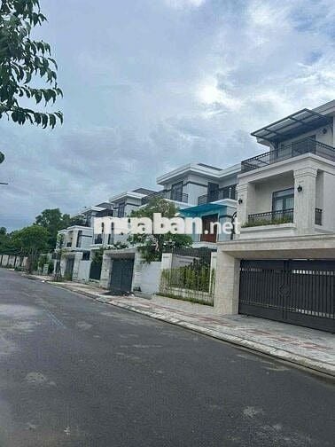 Nhà Khu Biệt thự Bửu Long 3 Biên Hòa 300m2