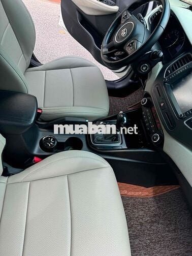 KIA RONDO 2.0AT SX 2018 MỚI XUẤT SẮC
