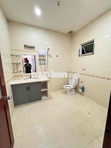 Cho Thuê căn Hộ 2pn sau lưng gigamall Phạm Văn Đồng