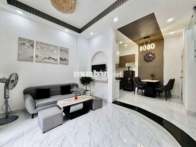 Nhà Nguyên Căn Đường Quang Trung f11 Gò Vấp 
Diện tích 5x8 Trệt Lầu