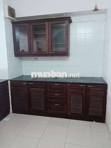 Cho thuê ở liền cc Bàu cát 2 lô thang máy 2pn có nt 10tr