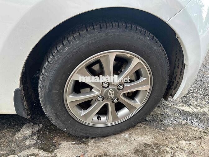 Hyundai Grand i10 2015 Grand 1.0 AT - 79000 km