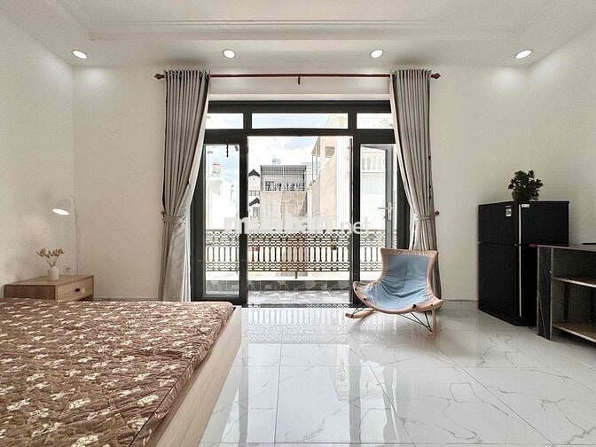 CHO THUÊ PHÒNG TRỌ QUẬN 10, BAN CÔNG, ĐẦY ĐỦ NỘI THẤT GẦN VẠN HẠNH MAL