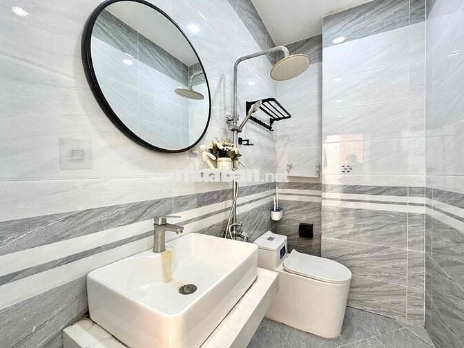 CHO THUÊ PHÒNG TRỌ QUẬN 10, BAN CÔNG, ĐẦY ĐỦ NỘI THẤT GẦN VẠN HẠNH MAL
