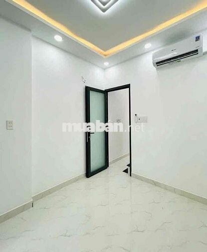 SIÊU PHẨM NHÀ MỚI XÂY HXH NHỈNH 3 TỶ NGAY CV LÀNG HOA GÒ VẤP