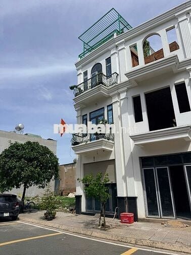 Bán nhà trong khu đồng bộ 1 trệt 2 lầu 1 ST 79m2 giá 3,5tỷ