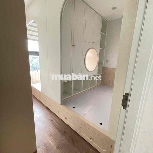 Hàng Hiếm- Chính chủ bán căn 3PN Full đồ VIP giá nhỉnh 80 triệu/1m