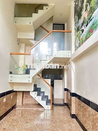 Nhà hẻm xe hơi 3T, hơn 2 tỷ phường hiệp thành q12, sổ riêng,3pn