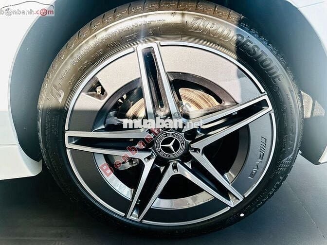 Mercedes Benz C300 AMG 2025 - 2 Tỷ 99 Triệu