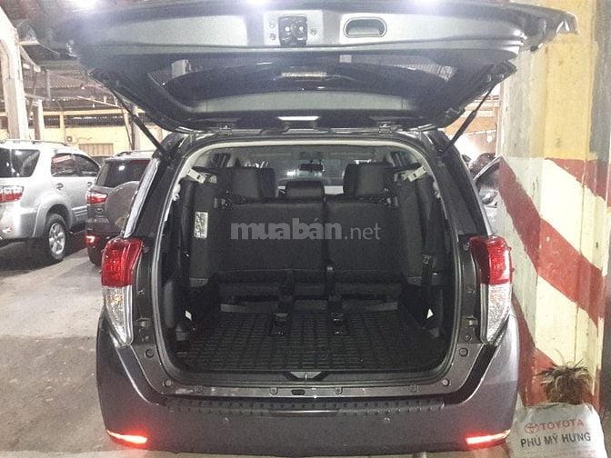 Cho thuê ngắn hạn,dài hạn xe innova 7 chỗ có tài