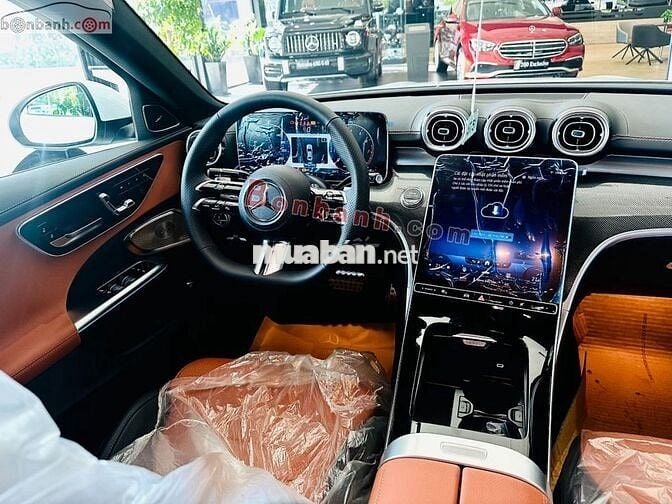 Mercedes Benz C300 AMG 2025 - 2 Tỷ 99 Triệu