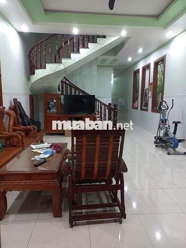 Bán mặt tiền lê hồng phong 
Dt: 170m2.  thổ cư 140m2.. ngang 6mét