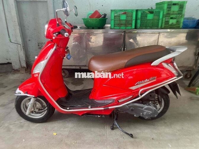 Elizabeth Fi xăng phun ngay chủ mua mới chưa bung