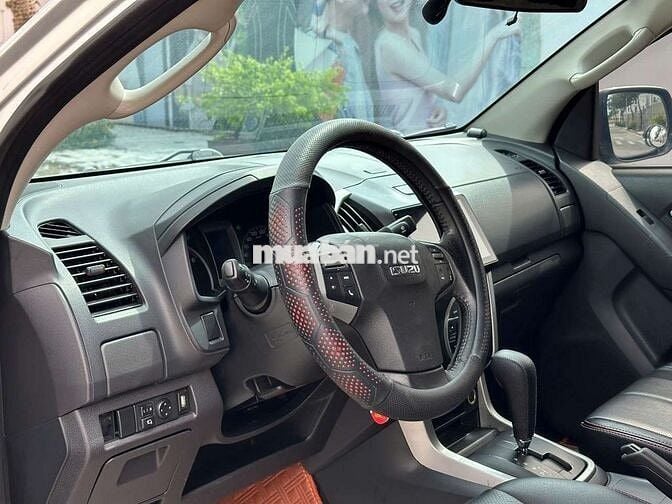 Isuzu Dmax 2.5AT 4x2 nổi tiếng bền tiết kiệm đẹp