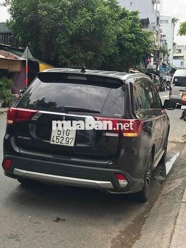 Mitsubishi Outlander 2017 2.4 CVT - 100000 km