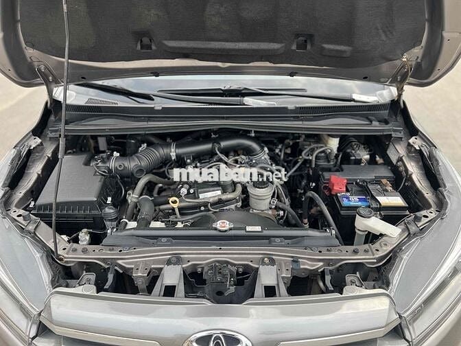 Toyota Innova 2016 2.0V - 83000 km