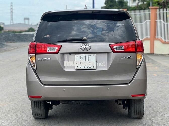 Toyota Innova 2016 2.0V mầu đồng ánh kim rất đẹp