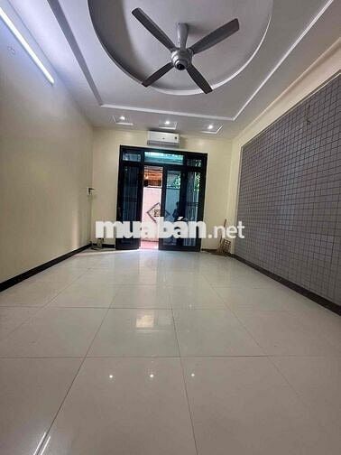 BÁN NHÀ ĐẠI TỪ NGÕ TO THÔNG GẦN HỒ LINH ĐÀM DT34m2*5 Tầng*4 Phòng Ngủ