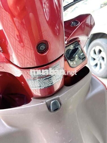 Bán xe Honda Vision màu đỏ khoá Smartkey đời 2020