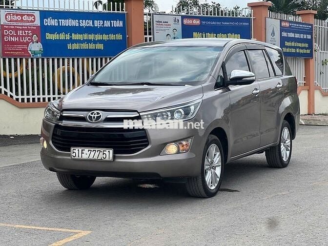 Toyota Innova 2016 2.0V mầu đồng ánh kim rất đẹp
