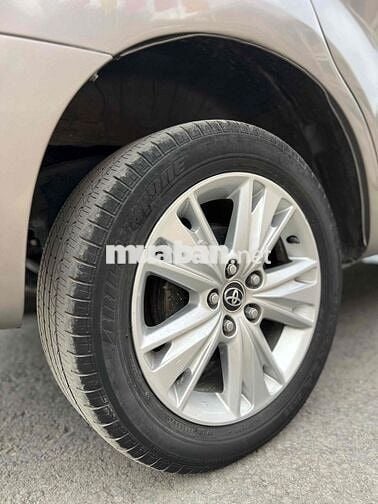 Toyota Innova 2016 2.0V - 83000 km