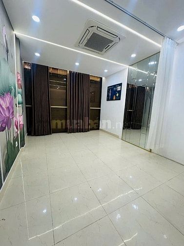 Cho Thuê Nhà Mặt Tiền Trần Hưng Đạo, NCT, Quận 1