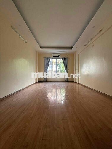 BÁN NHÀ ĐẠI TỪ NGÕ TO THÔNG GẦN HỒ LINH ĐÀM DT34m2*5 Tầng*4 Phòng Ngủ
