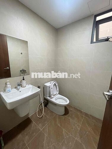 Nguyên sàn lầu 2 mới Cityland 100m2 (2 phòng) chỉ 10,5 triệu.