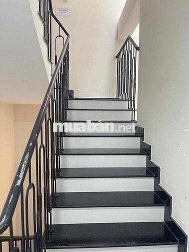 Nguyên sàn lầu 2 mới Cityland 100m2 (2 phòng) chỉ 10,5 triệu.