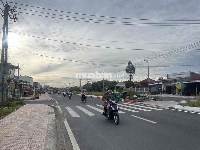 Bán nền mặt tiền lộ nhựa liền kề khu công nghiệp hoàng quân cách QL54
