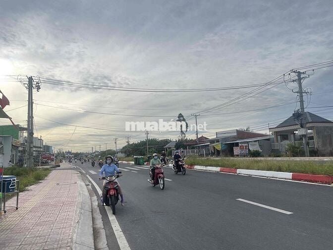 Bán nền mặt tiền lộ nhựa liền kề khu công nghiệp hoàng quân cách QL54