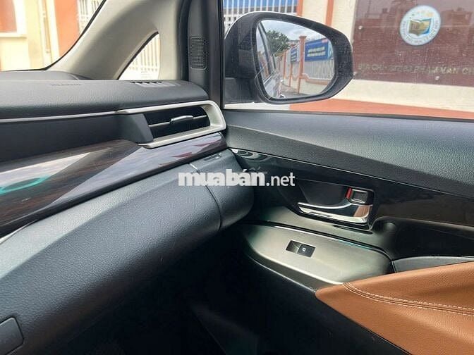 Toyota Innova 2016 2.0V mầu đồng ánh kim rất đẹp