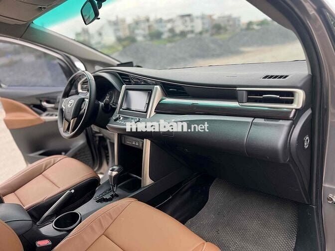 Toyota Innova 2016 2.0V - 83000 km