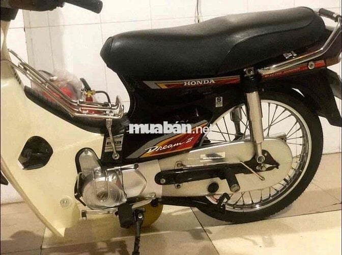 Cần bán 2 em wave110 thái và rim thái 100 đời cao.