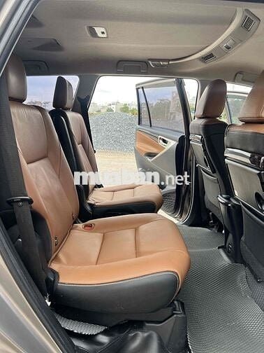 Toyota Innova 2016 2.0V - 83000 km