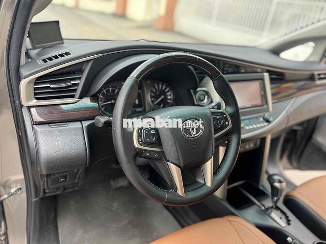 Toyota Innova 2016 2.0V - 83000 km