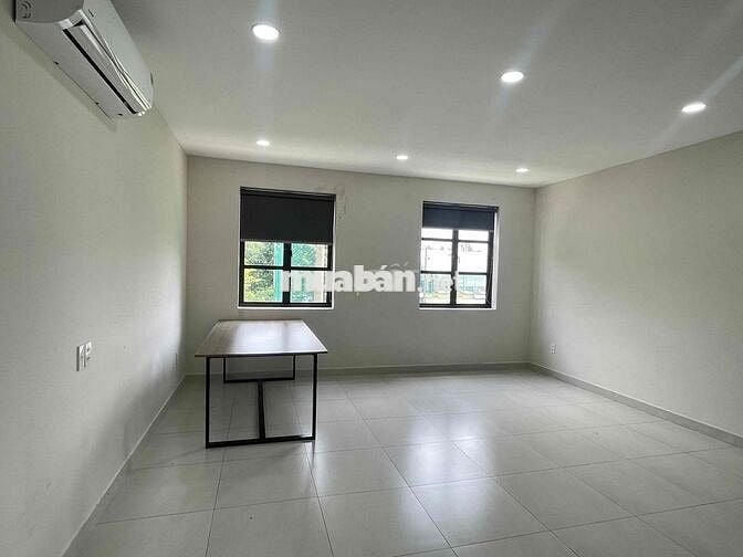 Nguyên sàn lầu 2 mới Cityland 100m2 (2 phòng) chỉ 10,5 triệu.
